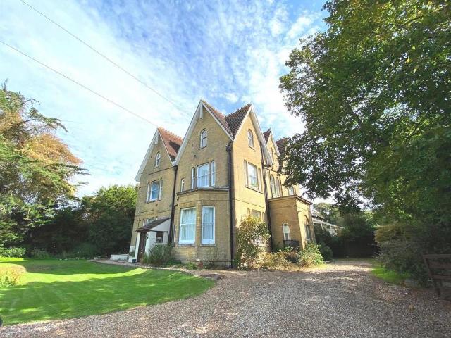Flat for sale in East Cowes, Isle Of Wight