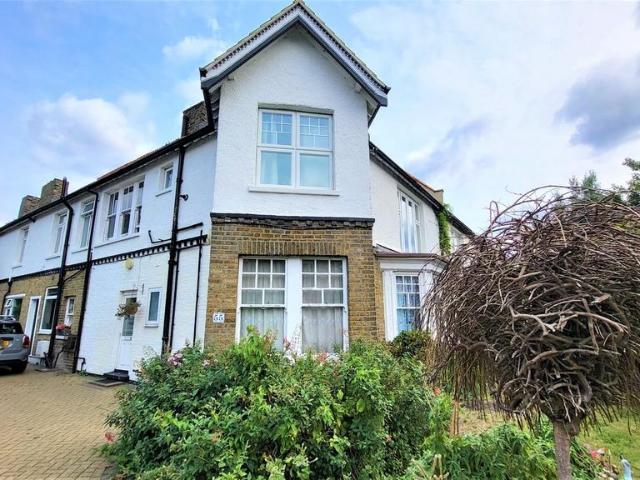 Flat for sale in London Borough of Merton, Mitcham