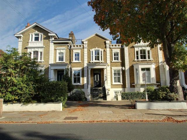 Flat for sale in Southfields, Greater London