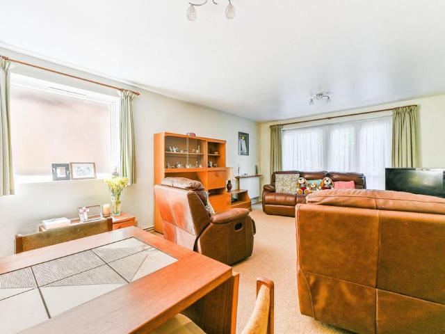 Flat for sale in London Borough of Croydon, Greater London