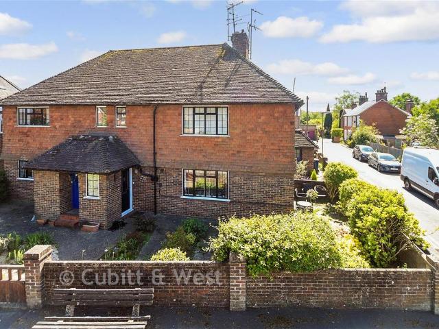 Flat for sale in Fole, Surrey