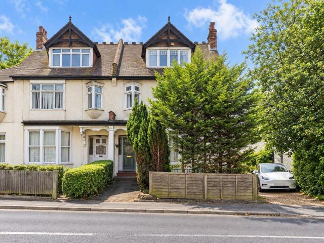 Flat for sale in London Borough of Croydon, Greater London