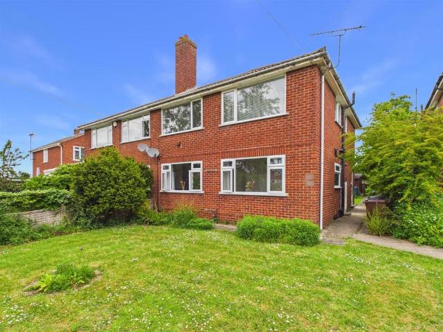 Flat for sale in Pamington, Gloucestershire