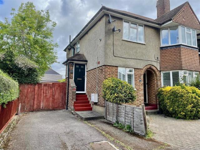 Flat for sale in Potters Bar, Hertfordshire
