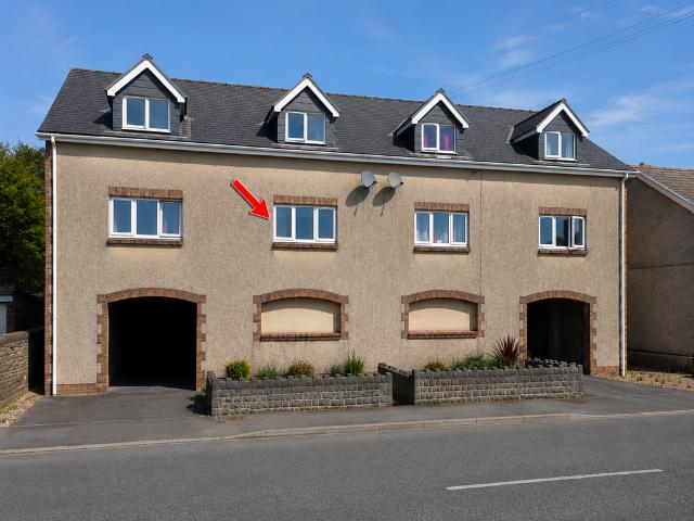 Flat for sale in Tir-y-dail, Ammanford