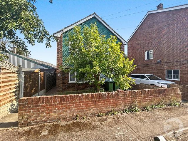 Flat for sale in Blackfen, Greater London