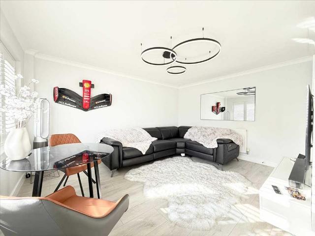 Flat for sale in Essex
