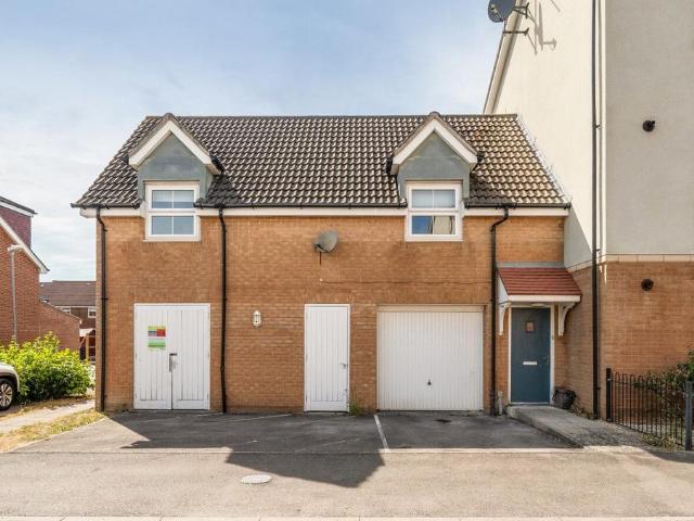 Flat for sale in Hedge End, Helford