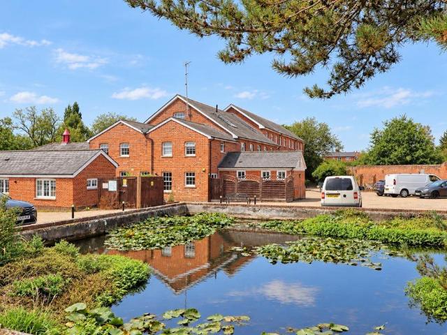 Flat for sale in Coggeshall, Chipping Hill