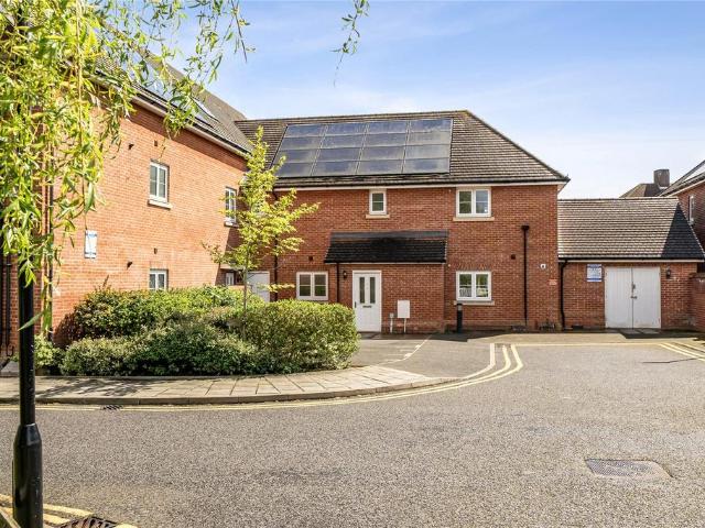 Flat for sale in New Eltham, Greater London