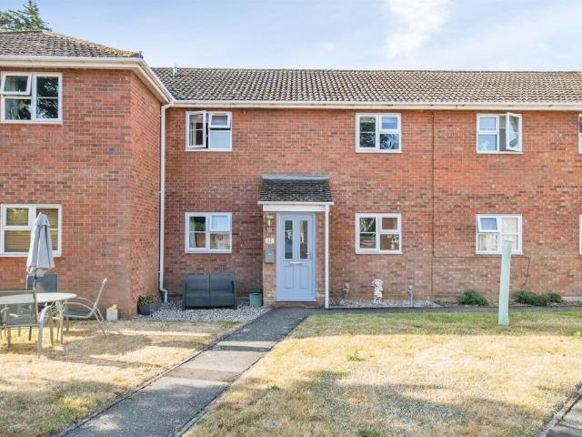 Flat for sale in Fordham Heath, Essex