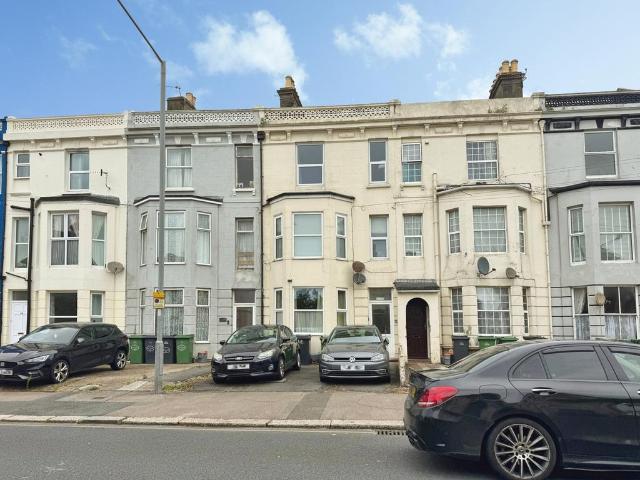 Flat for sale in Broomgrove, Guestling Green