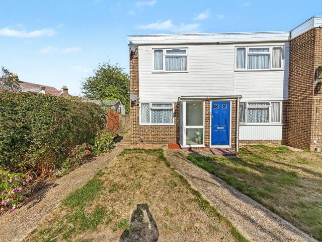Flat for sale in Rainham, Gillingham