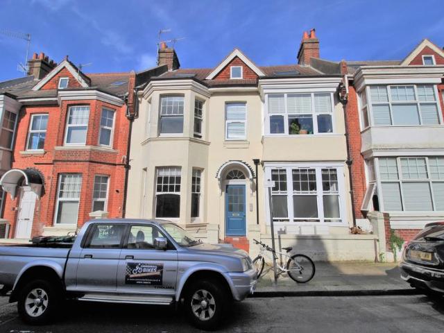 Flat for sale in Brunswick