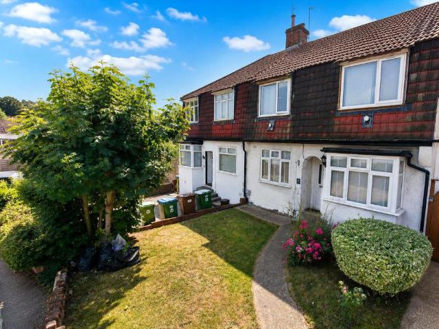 Flat for sale in Barnehurst, Greater London