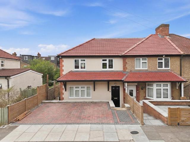 Flat for sale in Greater London