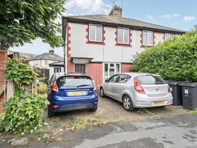 Flat for sale in Horsell, Woking