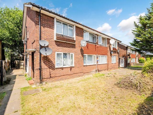 Flat for sale in London Borough of Merton, Greater London
