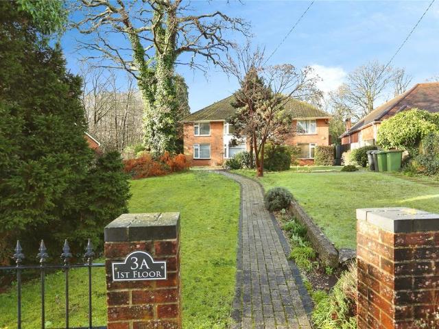 Flat for sale in Butlocks Heath, Helford