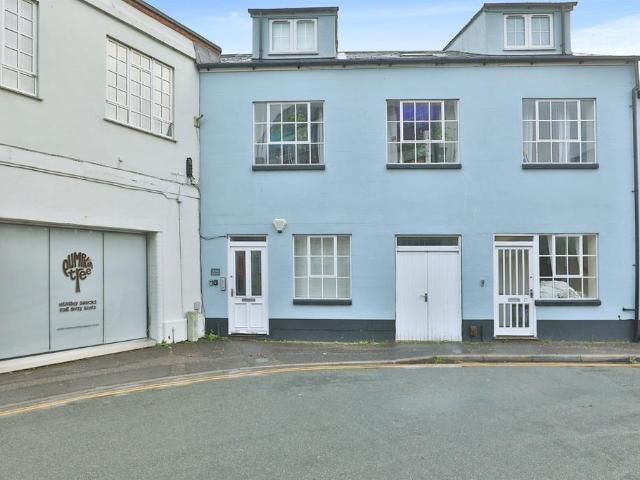 Flat for sale in Heigham Grove, East Bank