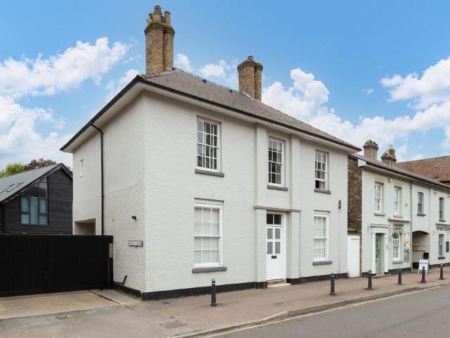 Flat for sale in Royston, North Hertfordshire