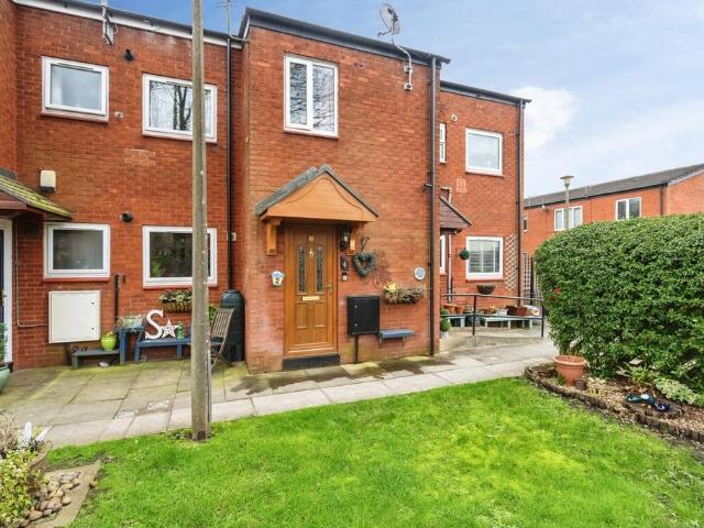 Flat for sale in Westleigh, Wigan