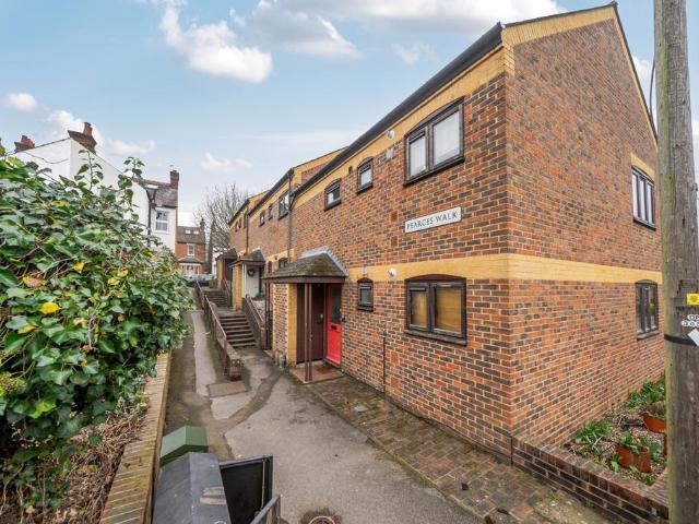 Flat for sale in St Albans