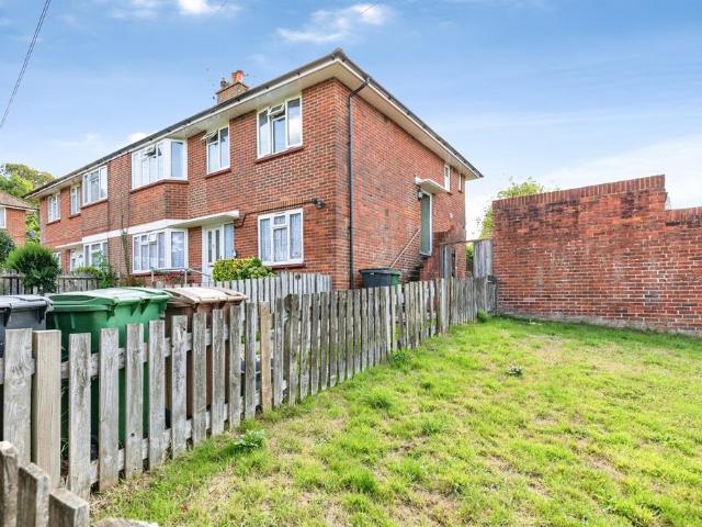 Flat for sale in Bachelor's Bump, Hastings