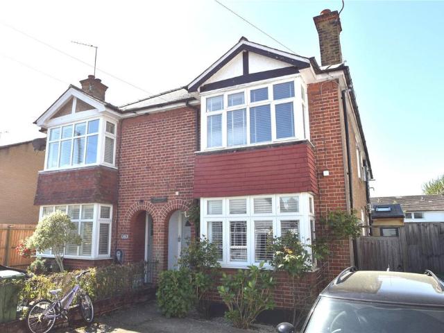 Flat for sale in Ashley Park, Surrey