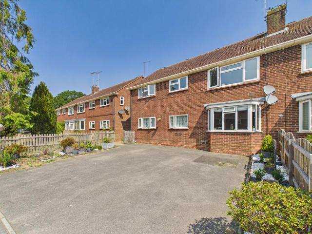 Flat for sale in Martin's Heron, Winkfield