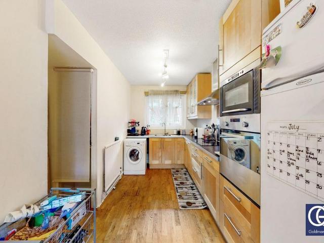 Flat for sale in Angel, Greater London