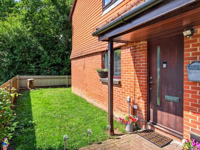 Flat for sale in Warfield, Newell Green