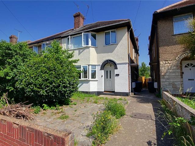Flat for sale in Ponders End, Greater London