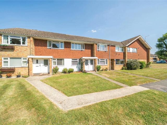 Flat for sale in Farnborough, Greater London