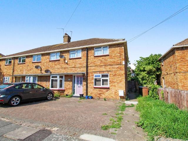Flat for sale in West Heath, Greater London