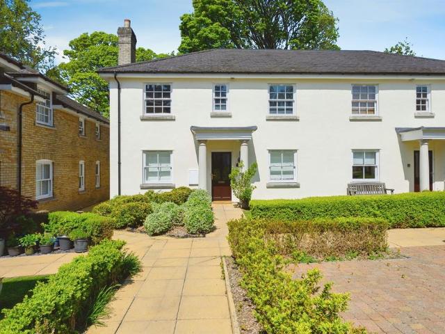 Flat for sale in Highfield, Pouchen End
