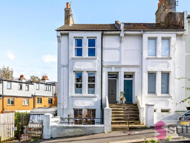 Flat for sale in Queen's Park, Brighton & Hove
