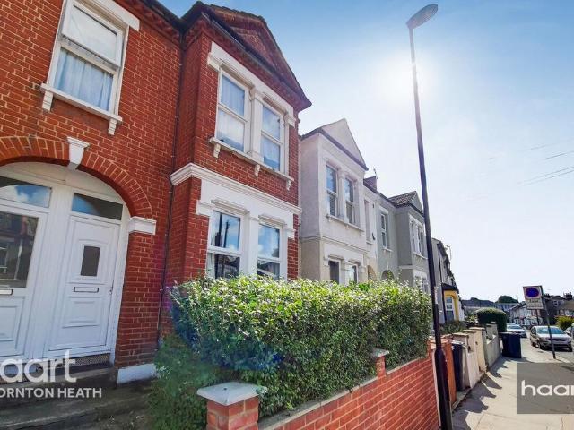 Flat for sale in London Borough of Croydon, Thornton Heath