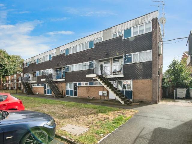 Flat for sale in Horseley Heath, Hill Top