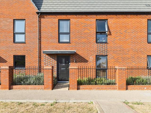 Flat for sale in Whitehouse, Milton Keynes