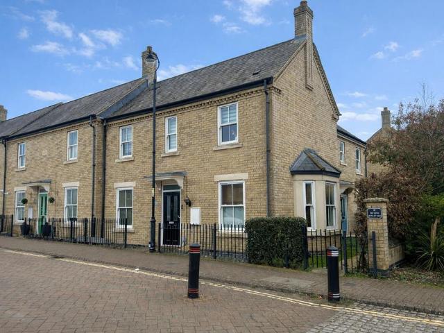Flat for sale in Fairfield Park, Bedfordshire