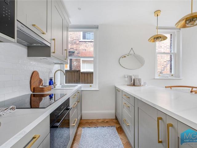 Flat for sale in Finchley, Isle Of Man