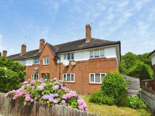 Flat for sale in St Margarets, Greater London