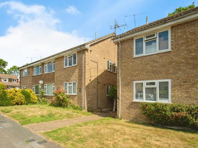 Flat for sale in Winkfield