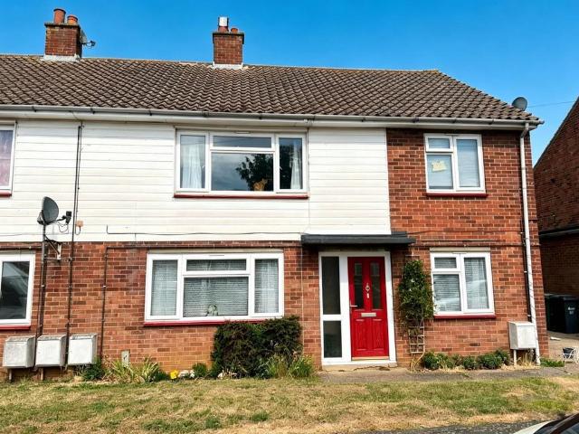 Flat for sale in Chipping Hill, Essex