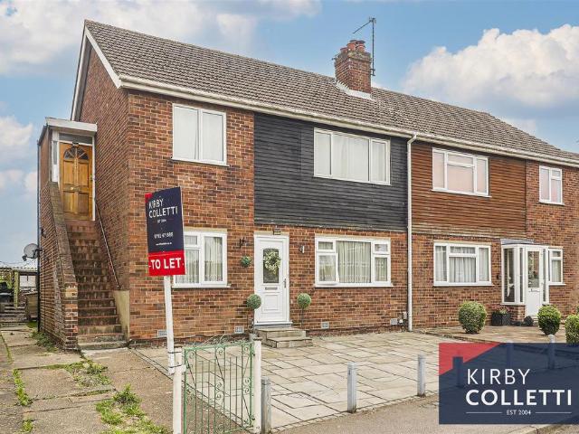 Flat for sale in Churchgate, Broxbourne