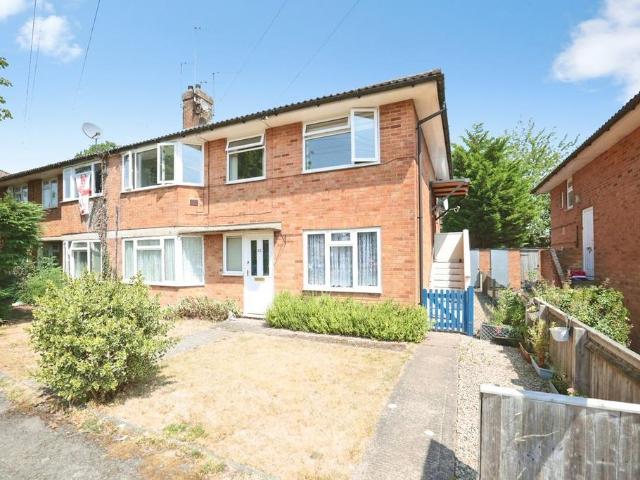 Flat for sale in Chesham, Asheridge
