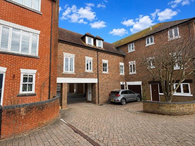Flat for sale in Horseport, Ashurst Bridge