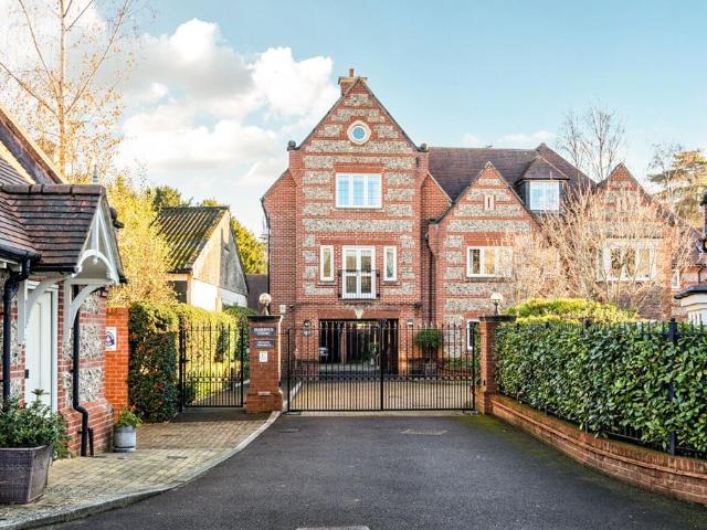 Flat for sale in Wiltshire
