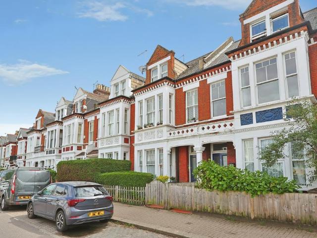 Flat for sale in Putney, Greater London